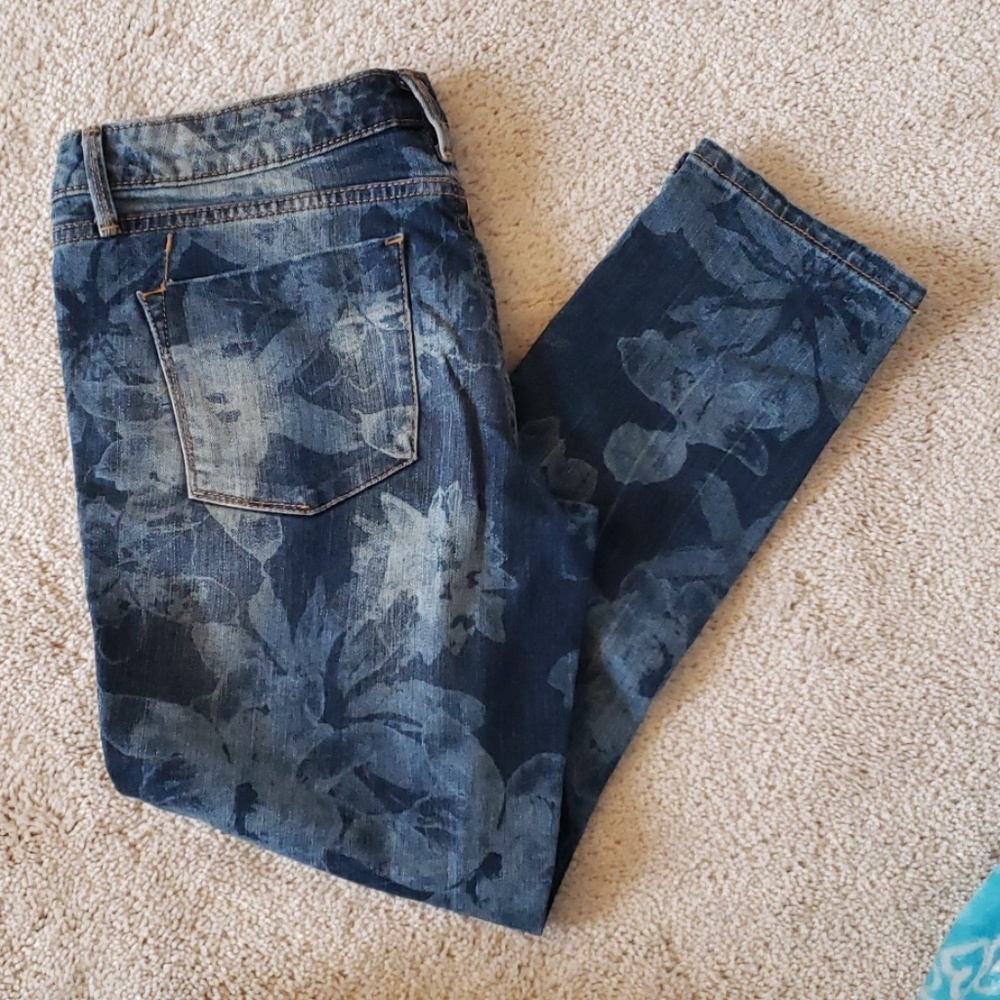Mossimo floral print skinny crop jeans